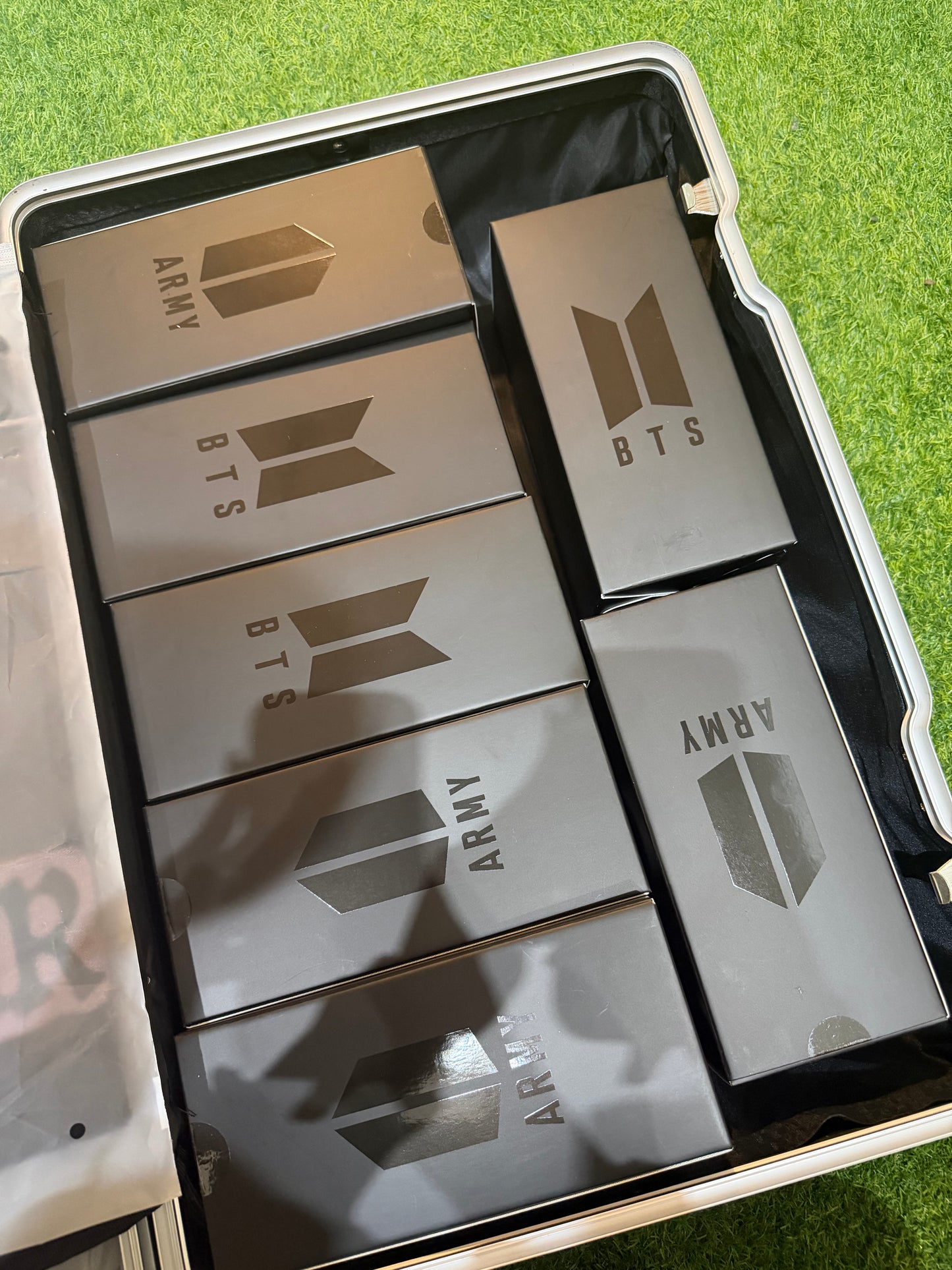 [ON HAND] BTS OFFICIAL LIGHTSTICK v4 [ARMY BOMB]